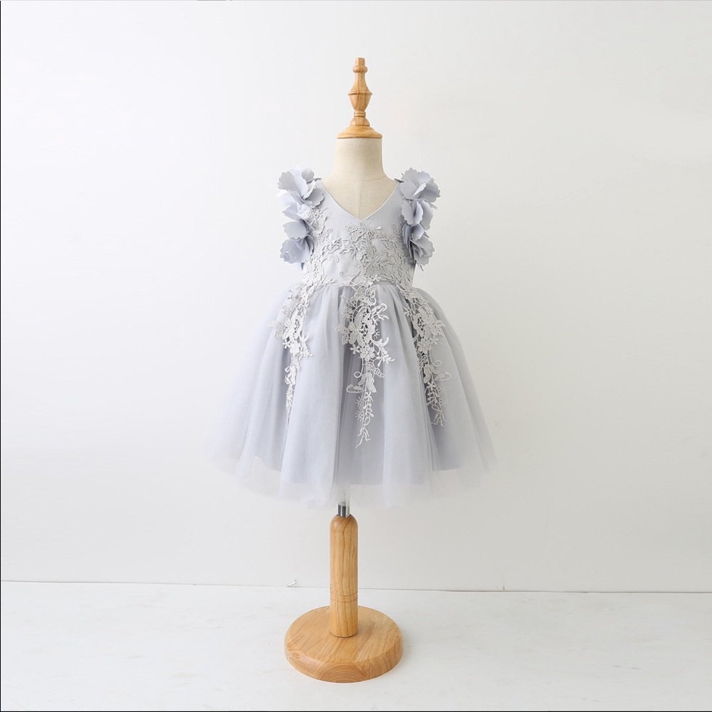 Moderne Child -Alyse formal dress